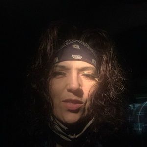 Meet your Posher, Elia